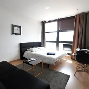 Gare Europe Apartment